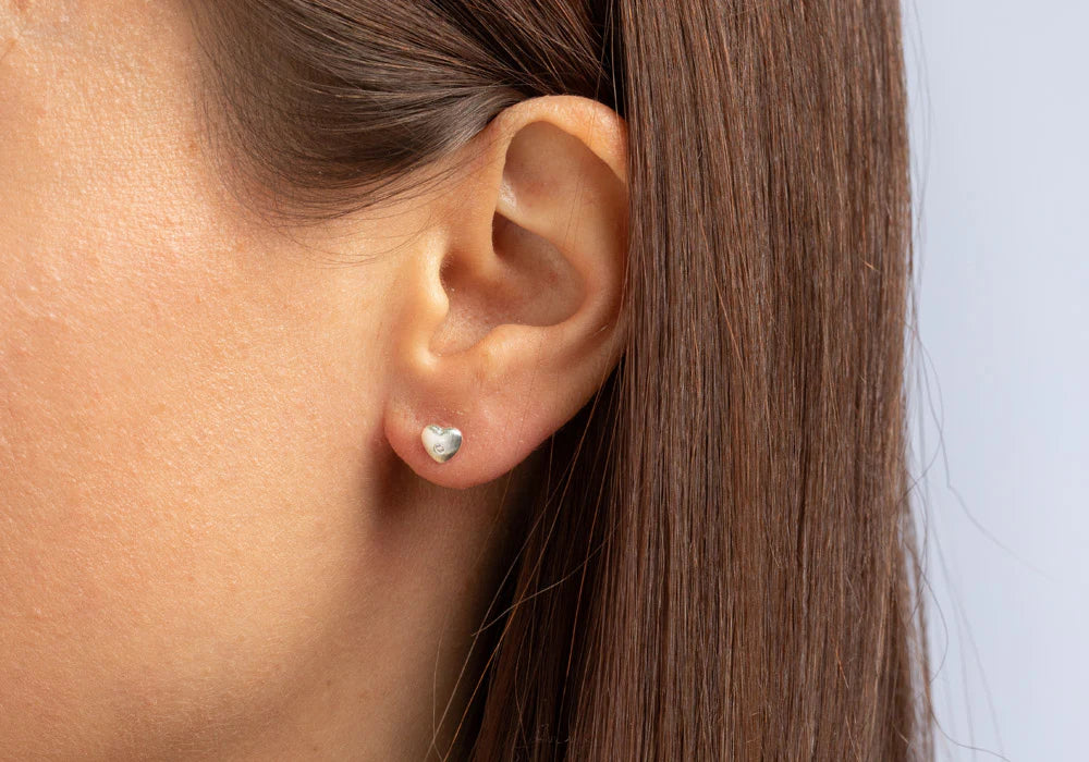 Stud Earrings Cute Little Heart-The Diamond Setter