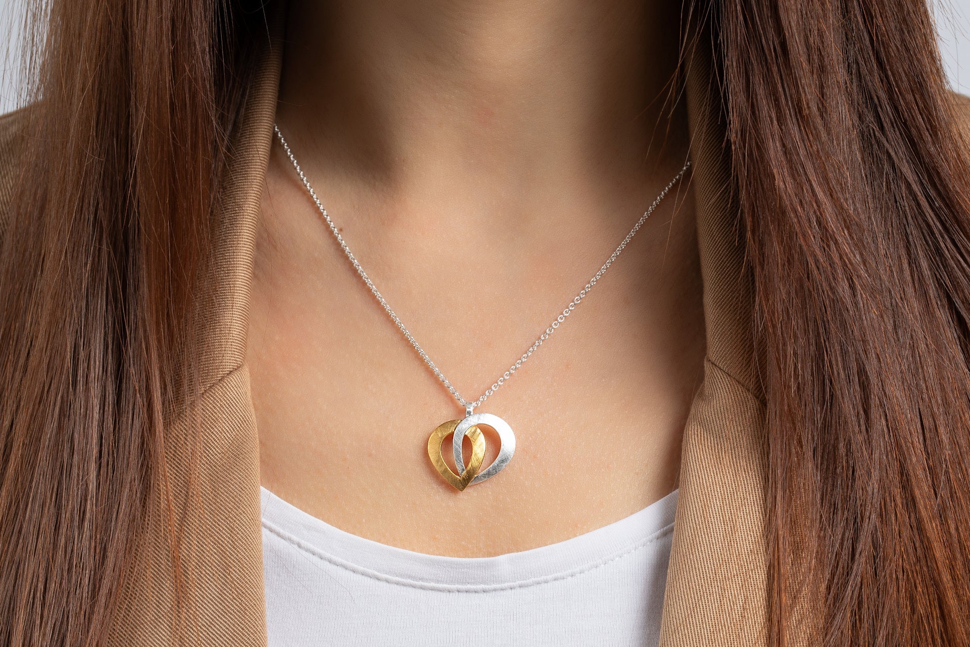 Pendant Twotone Twist-The Diamond Setter