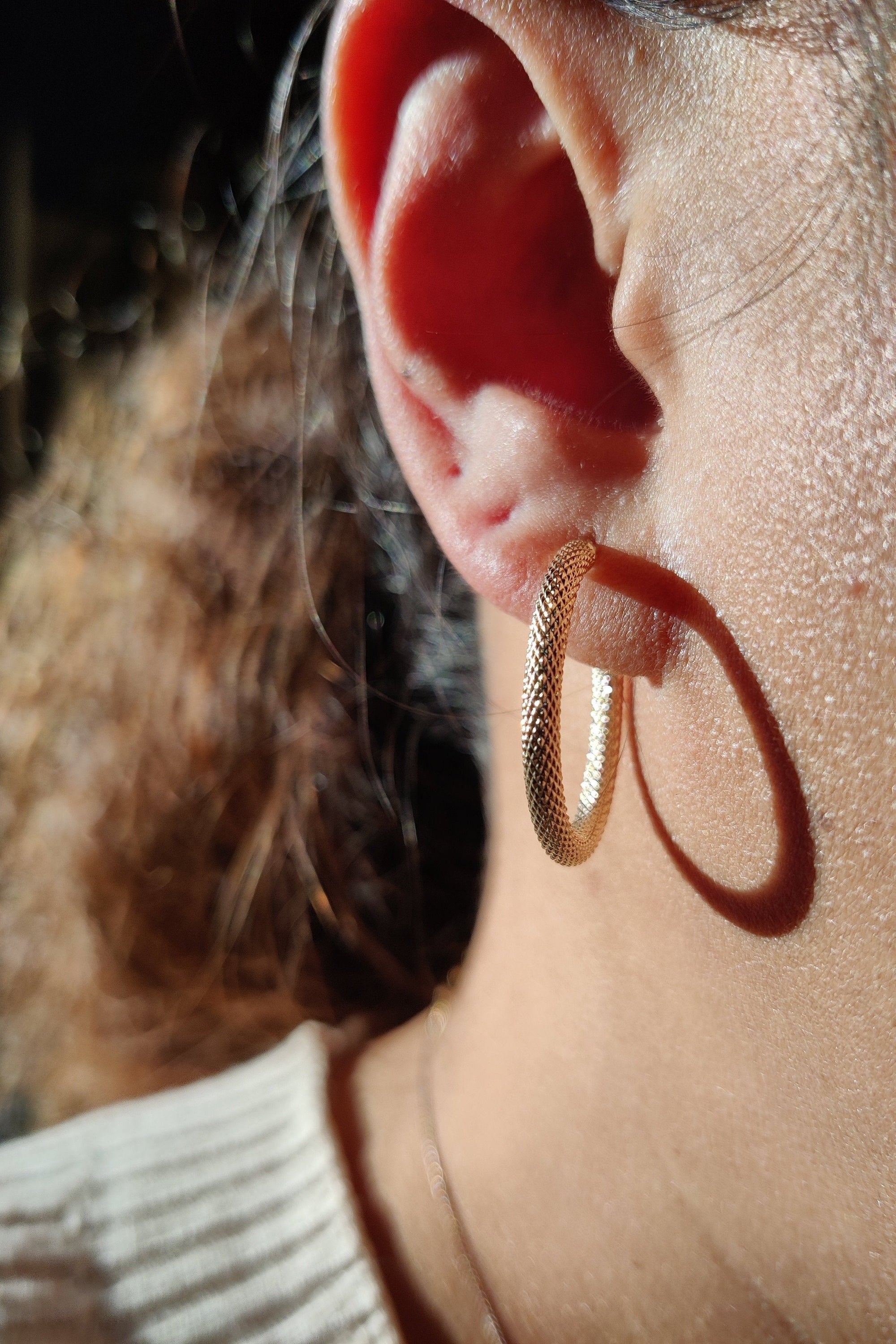 YELLOW GOLD TEXTURED-ROUND-HOOP CREOLE EARRINGS-The Diamond Setter