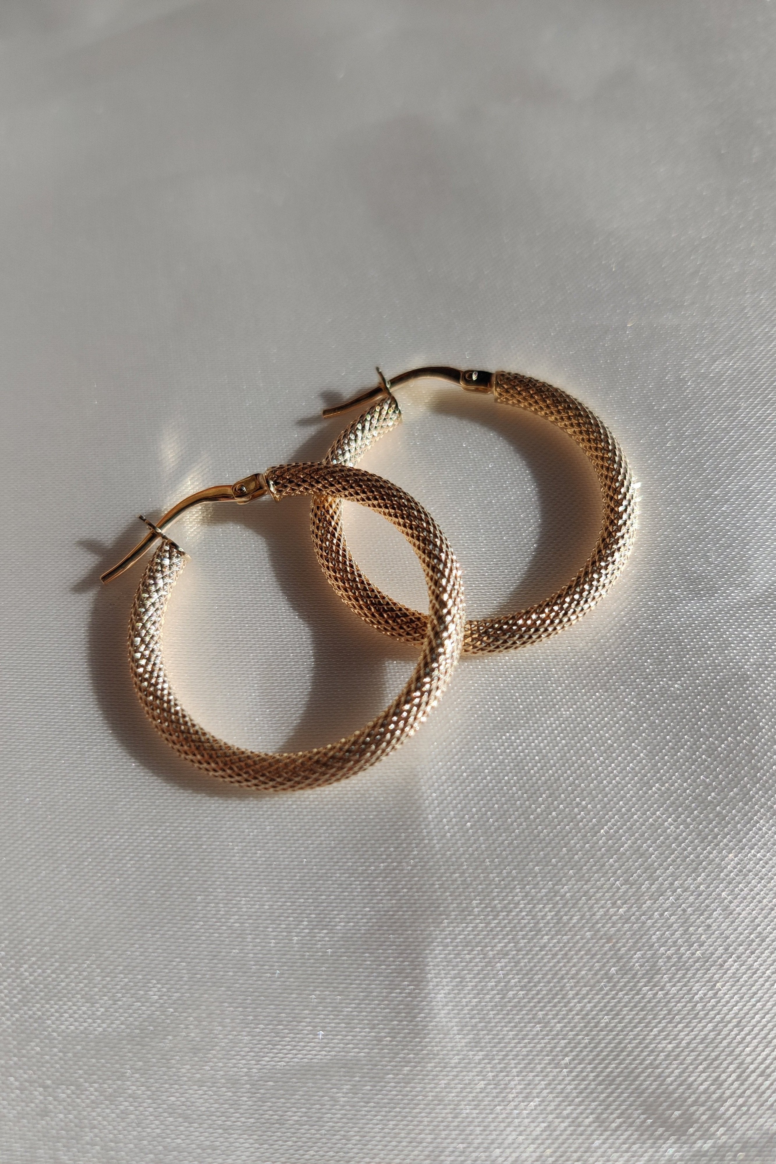 YELLOW GOLD TEXTURED-ROUND-HOOP CREOLE EARRINGS-The Diamond Setter