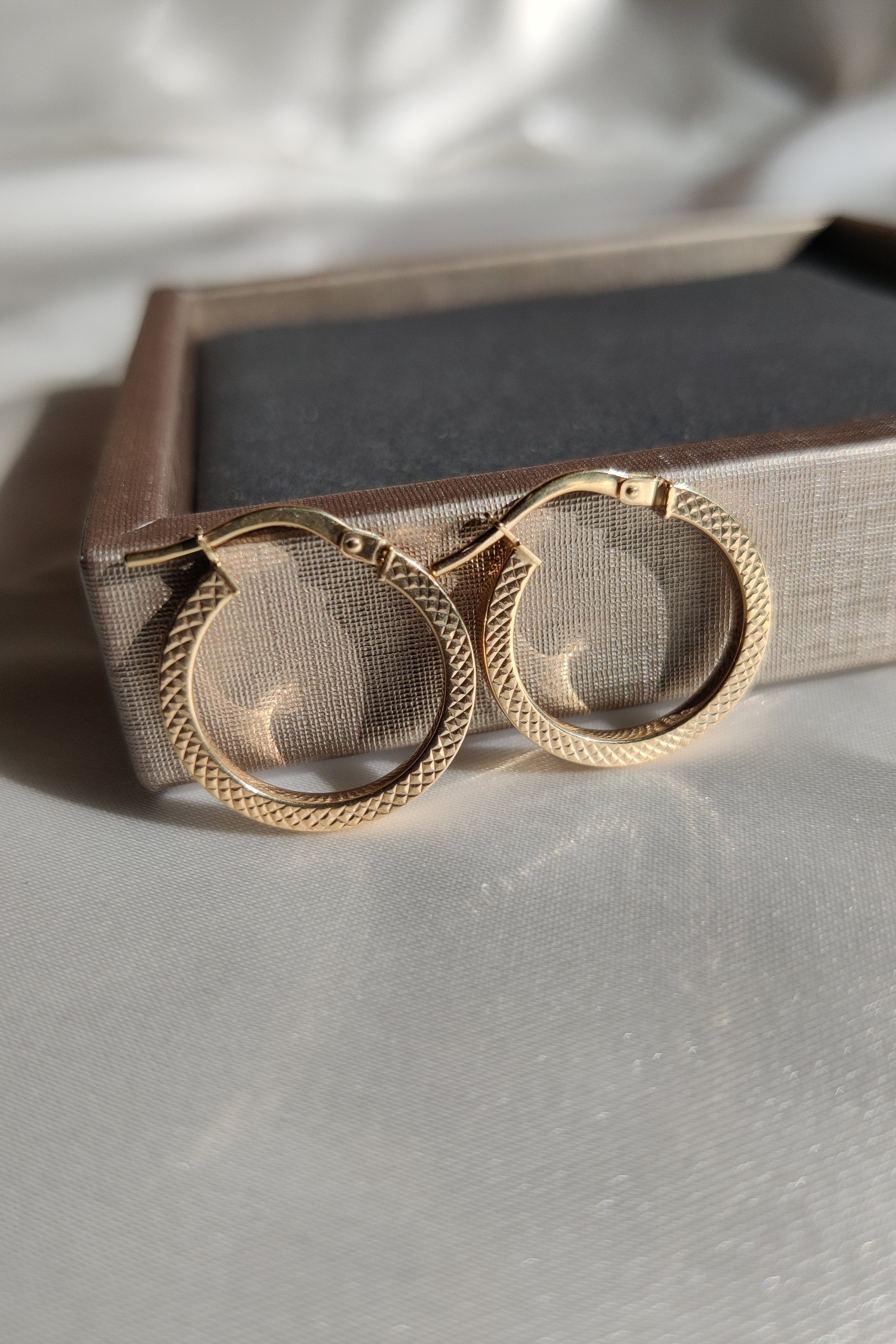 YELLOW GOLD HOOP CREOLE EARRINGS WITH COBRA-TEXTURED-The Diamond Setter